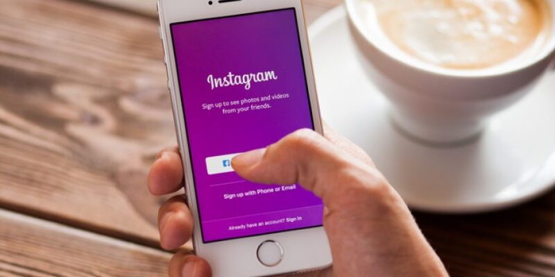 Login methods on Instagram